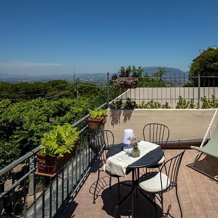App. Con Terrazza Panoramica In Centro-Montefalco Exterior photo