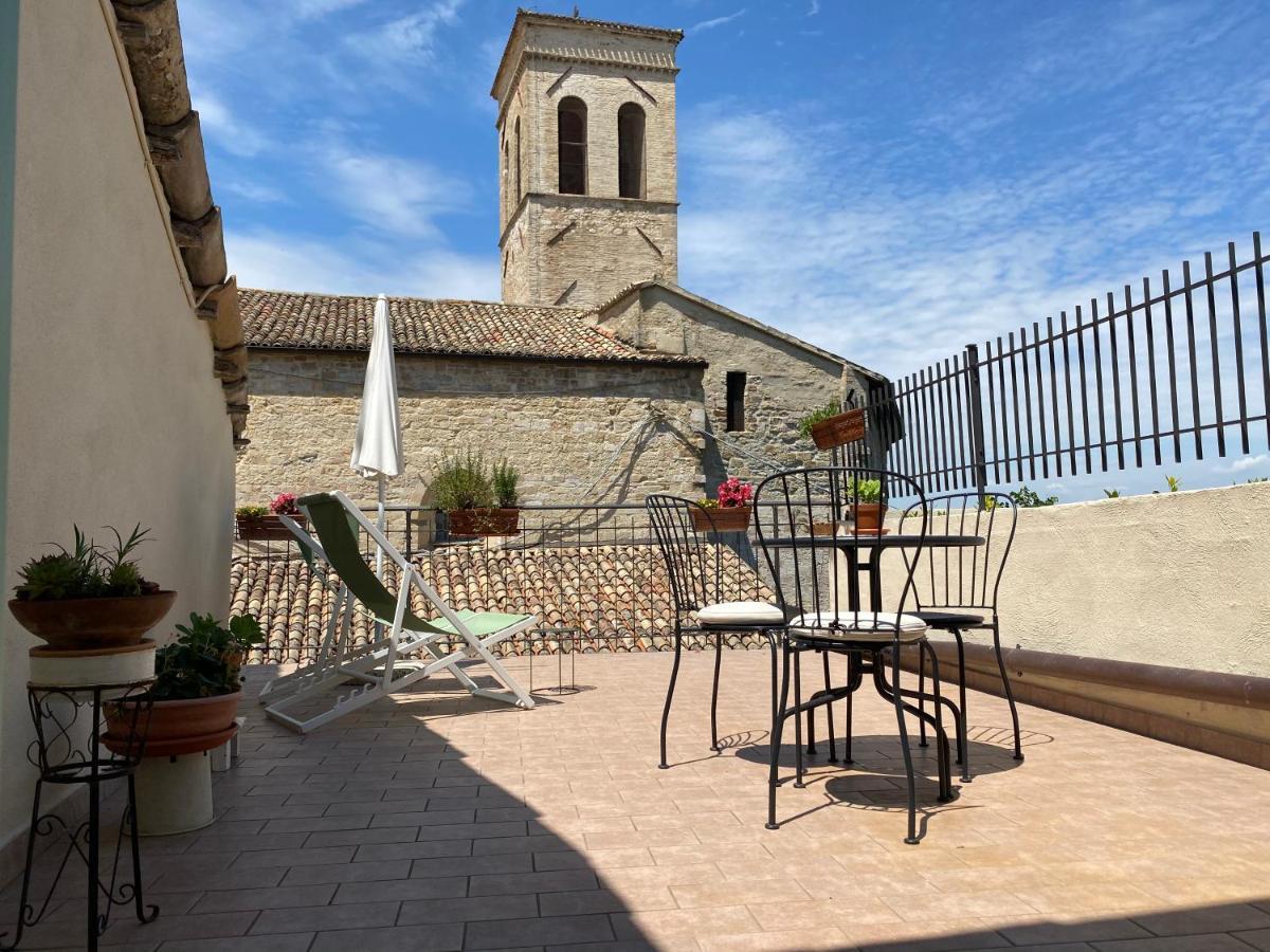 App. Con Terrazza Panoramica In Centro-Montefalco Exterior photo